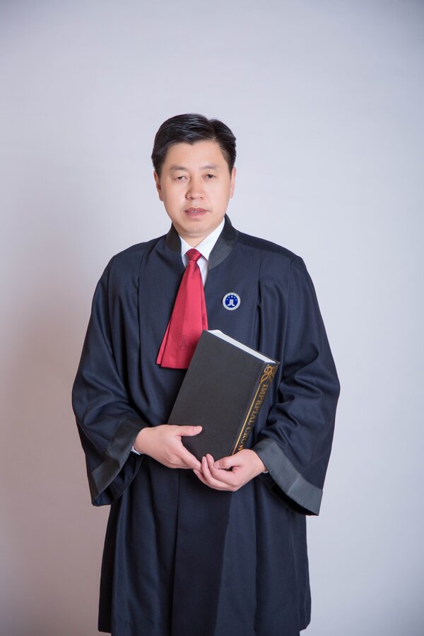 贾国生律师照片
