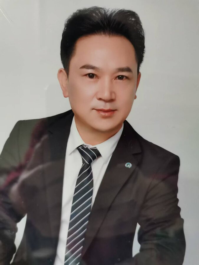 梁康律师照片